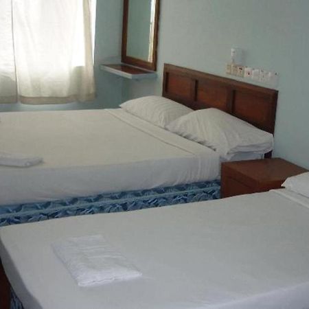 J &J Hotel Kota Kinabalu Buitenkant foto
