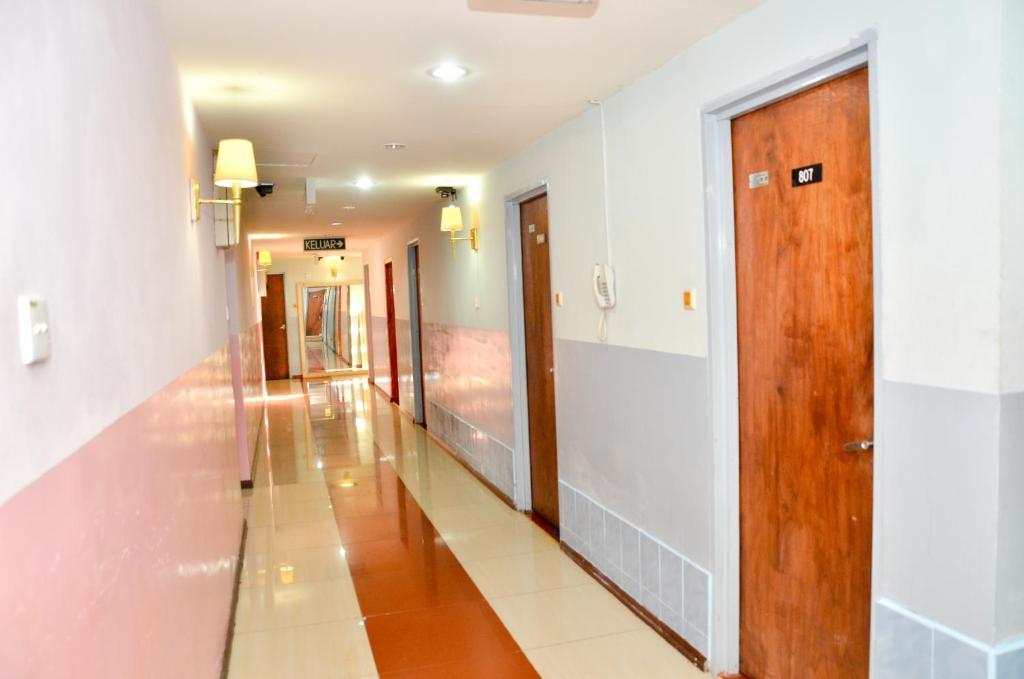 J &J Hotel Kota Kinabalu Buitenkant foto