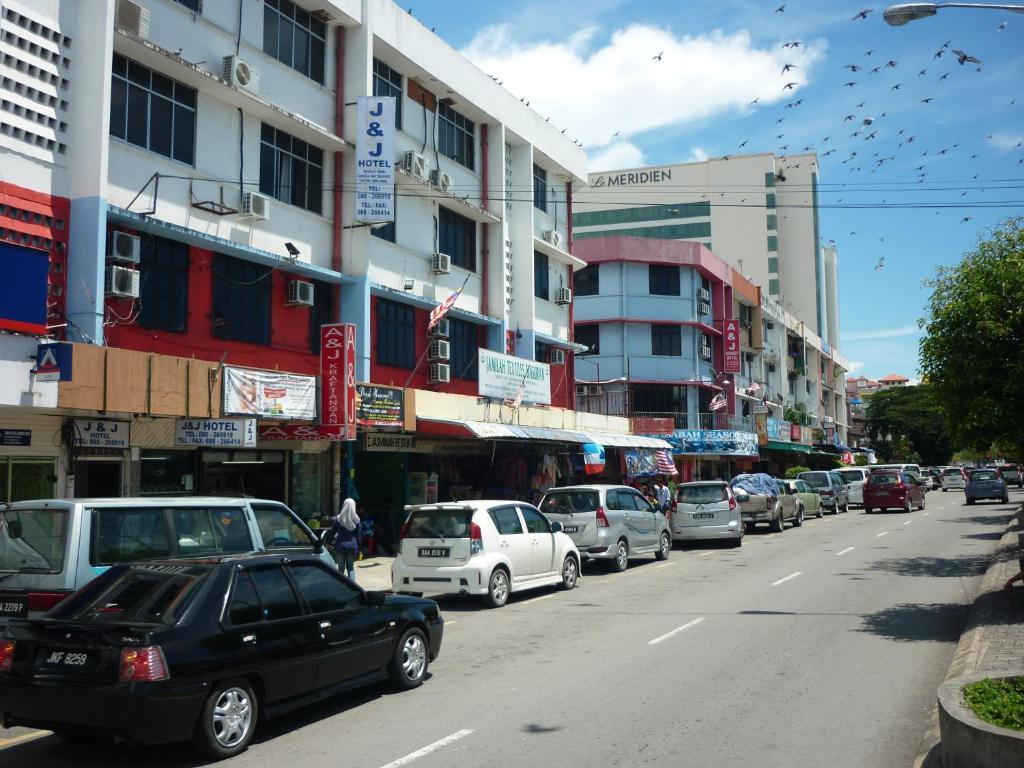 J &J Hotel Kota Kinabalu Buitenkant foto